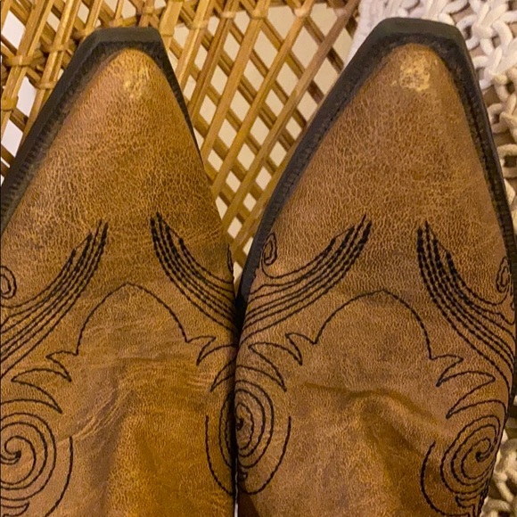 Cowboy boots - Picture 3 of 5